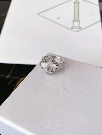 [⭐Glow]CLOVER SILVER RING