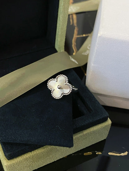[⭐Glow]CLOVER SILVER RING