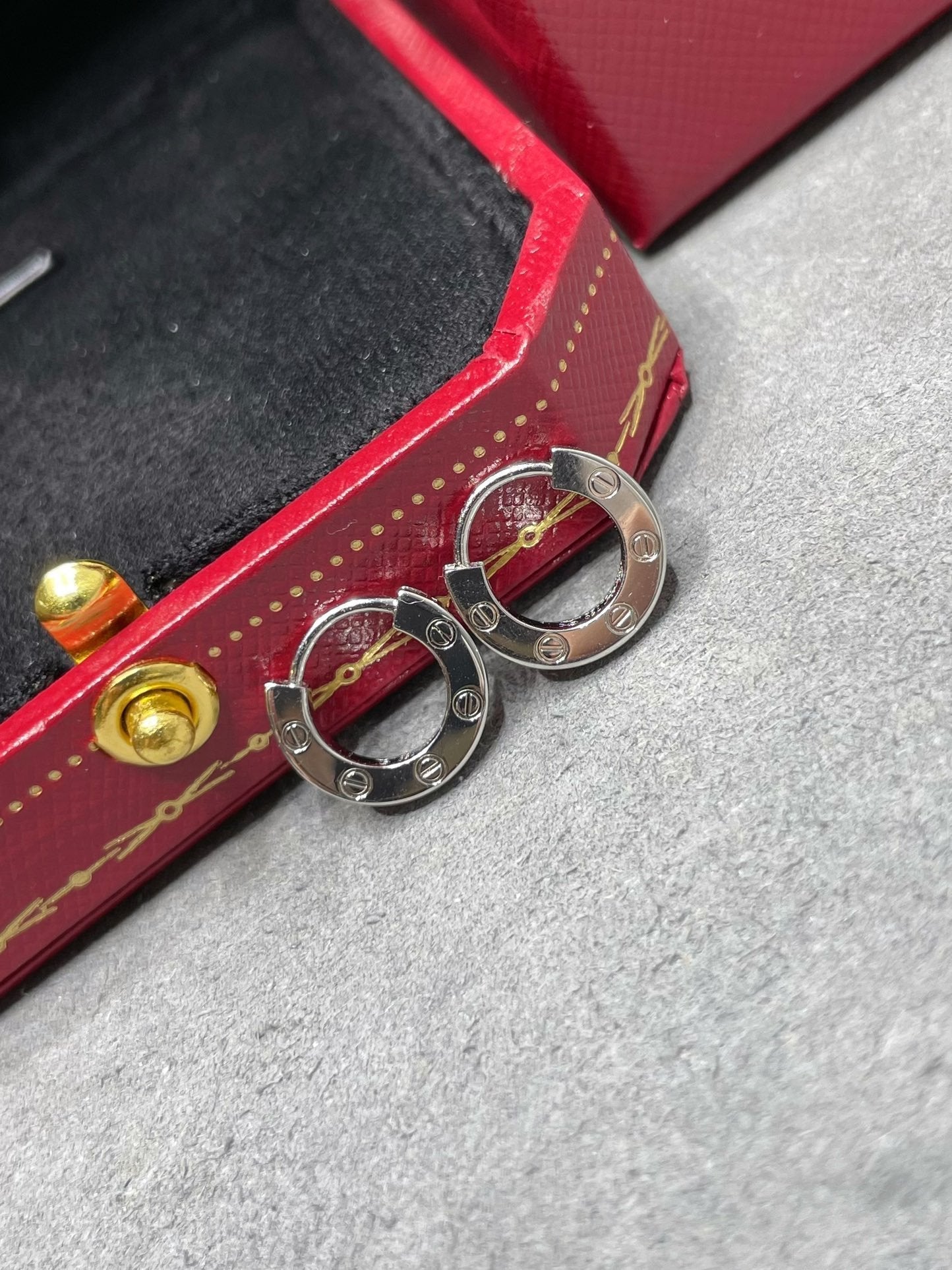 [⭐Glow]LOVE MINI EARRINGS