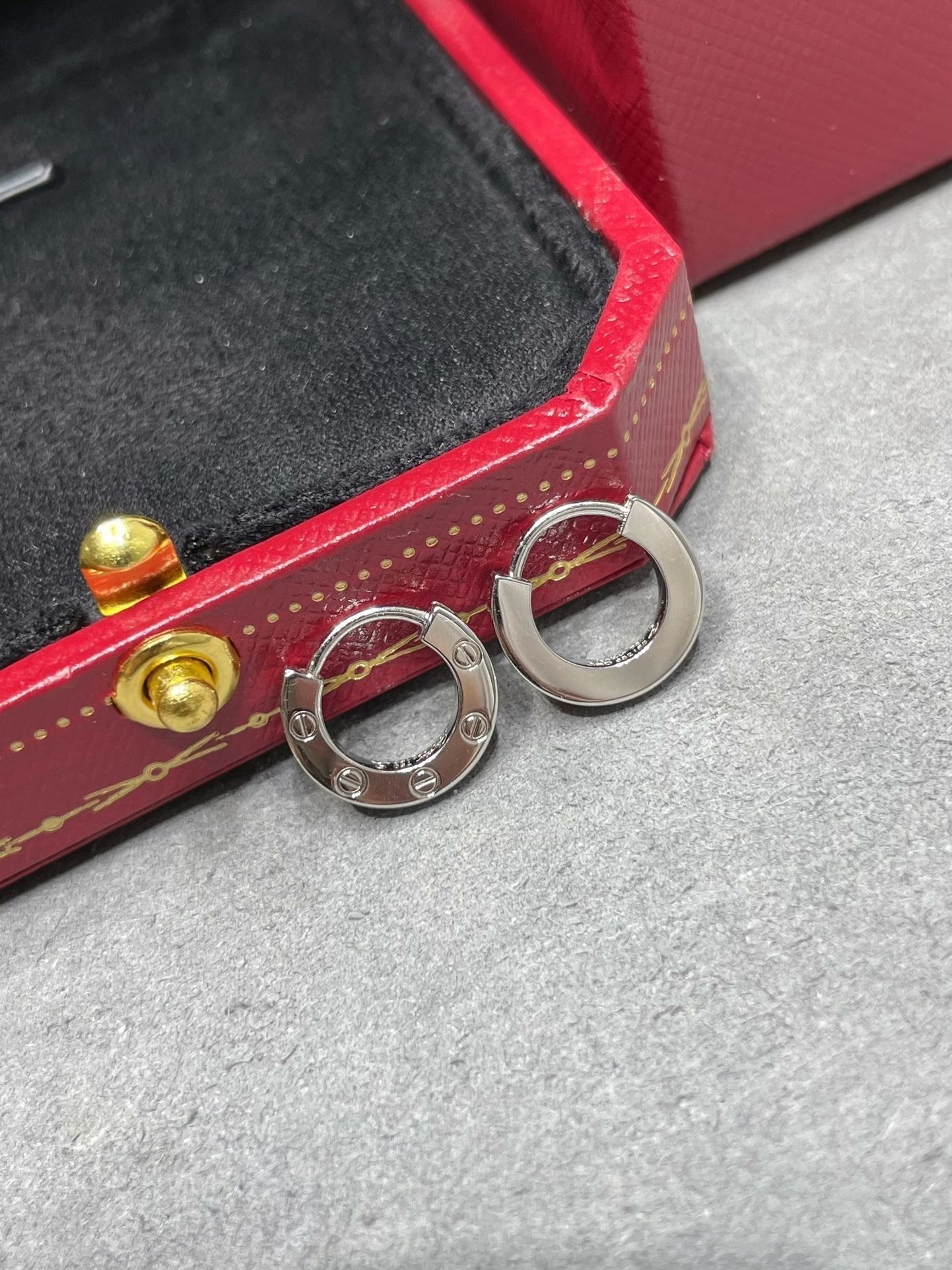 [⭐Glow]LOVE MINI EARRINGS