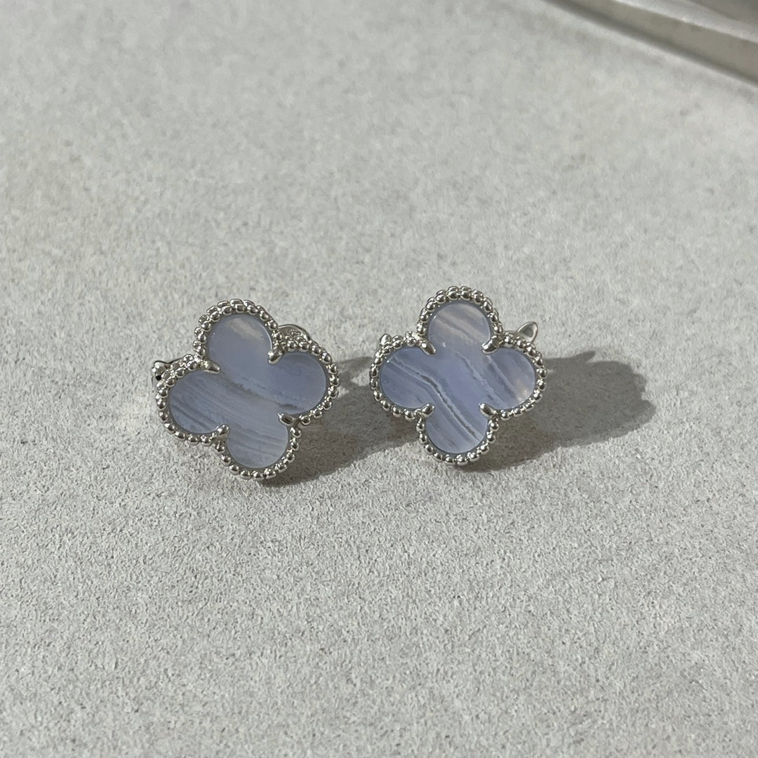 [⭐Glow]CLOVER CHALCEDONY SILVER STUD EARRINGS