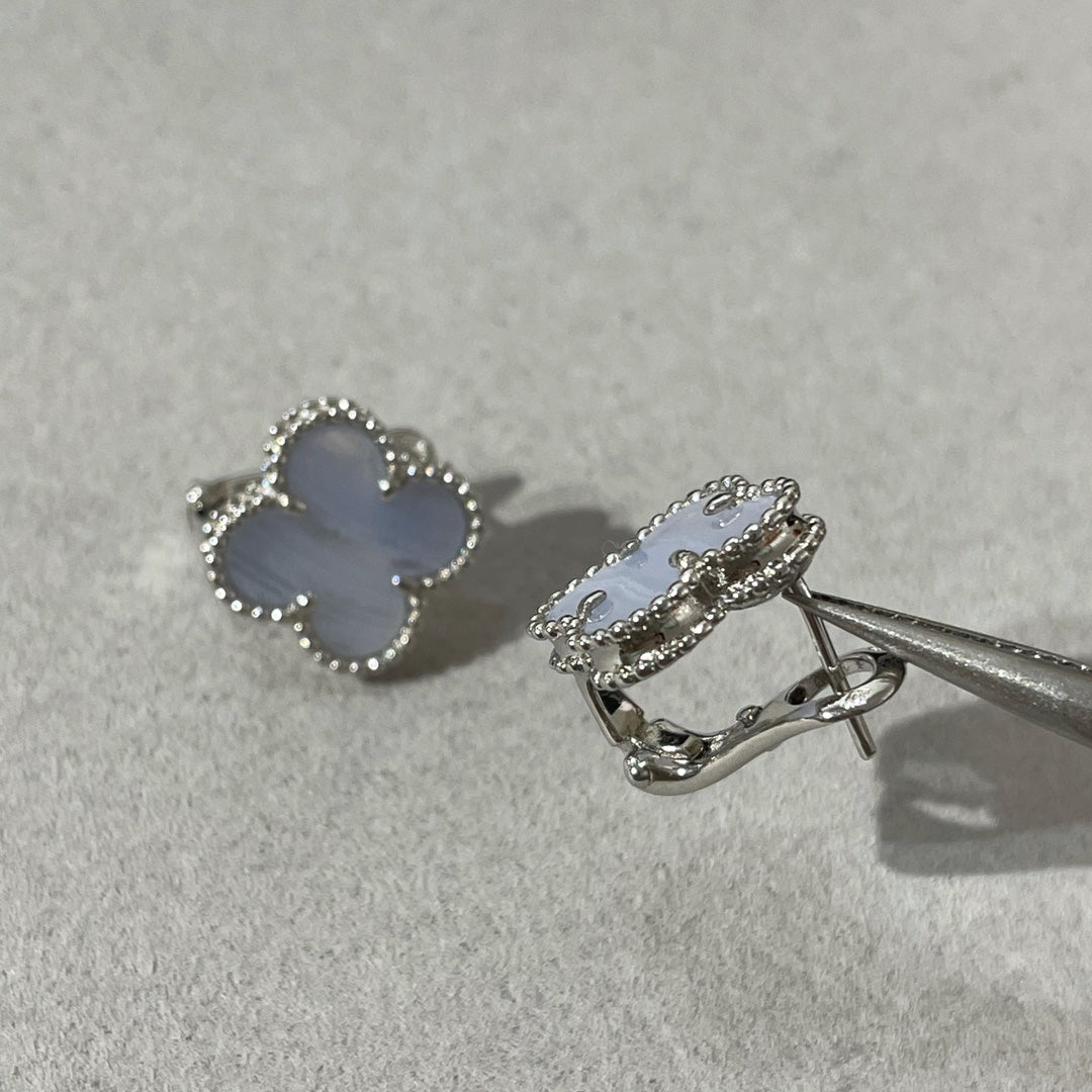 [⭐Glow]CLOVER CHALCEDONY SILVER STUD EARRINGS