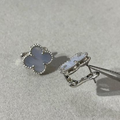 [⭐Glow]CLOVER CHALCEDONY SILVER STUD EARRINGS