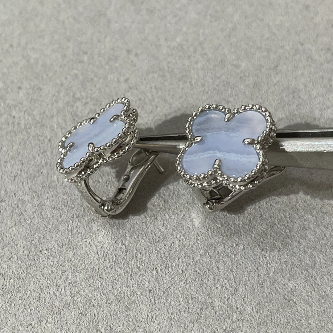 [⭐Glow]CLOVER CHALCEDONY SILVER STUD EARRINGS