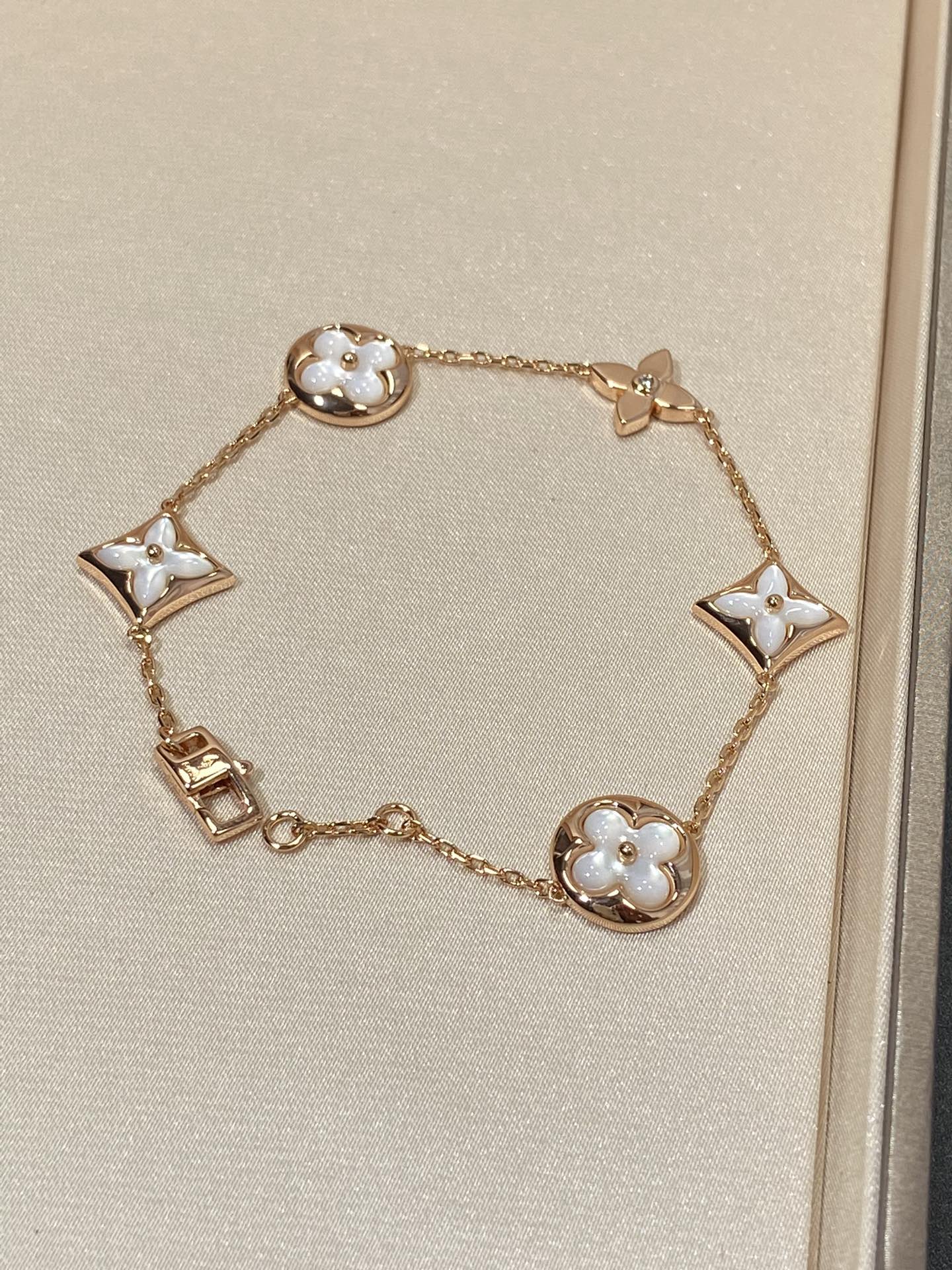 [⭐Glow]STAR AND SUN 5 MOTIF MOP PINK GOLD BRACELET