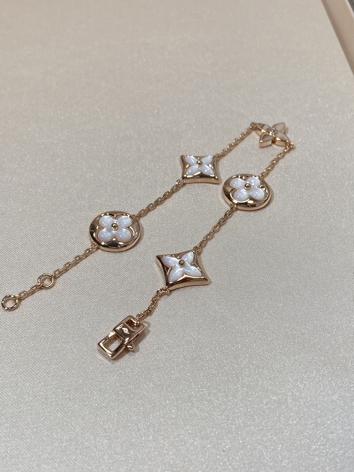 [⭐Glow]STAR AND SUN 5 MOTIF MOP PINK GOLD BRACELET