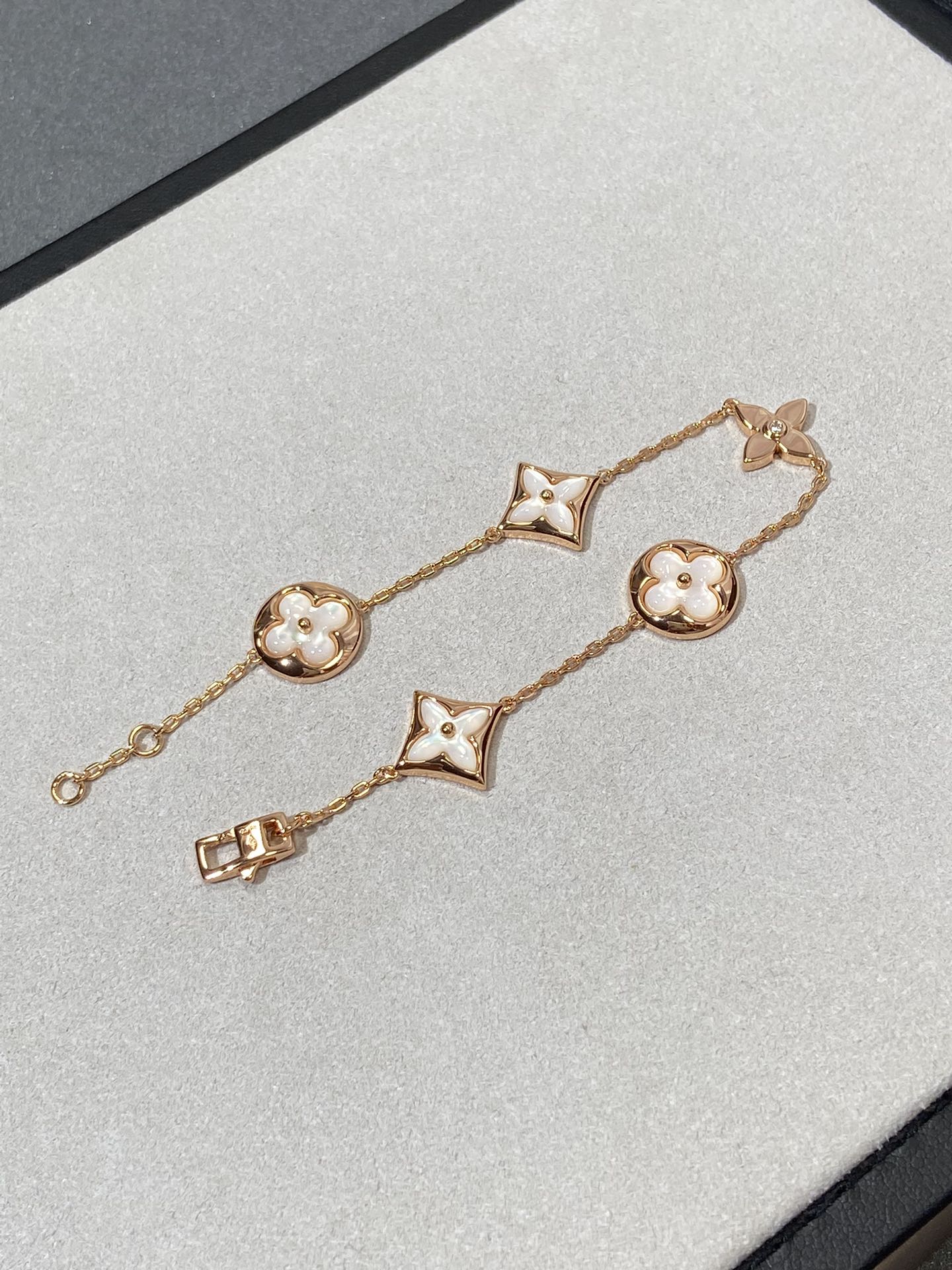 [⭐Glow]STAR AND SUN 5 MOTIF MOP PINK GOLD BRACELET