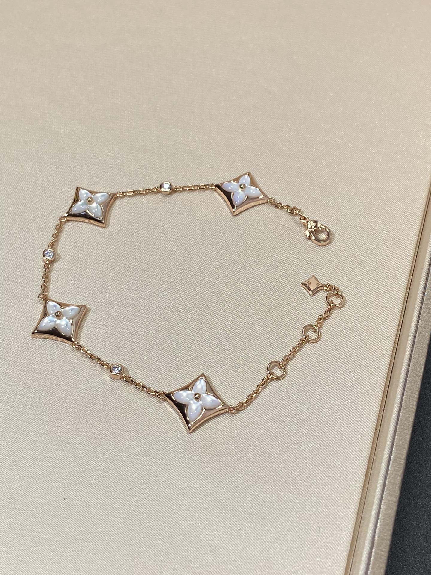 [⭐Glow]STAR 4 MOTIF MOP DIAMOND PINK GOLD BRACELET