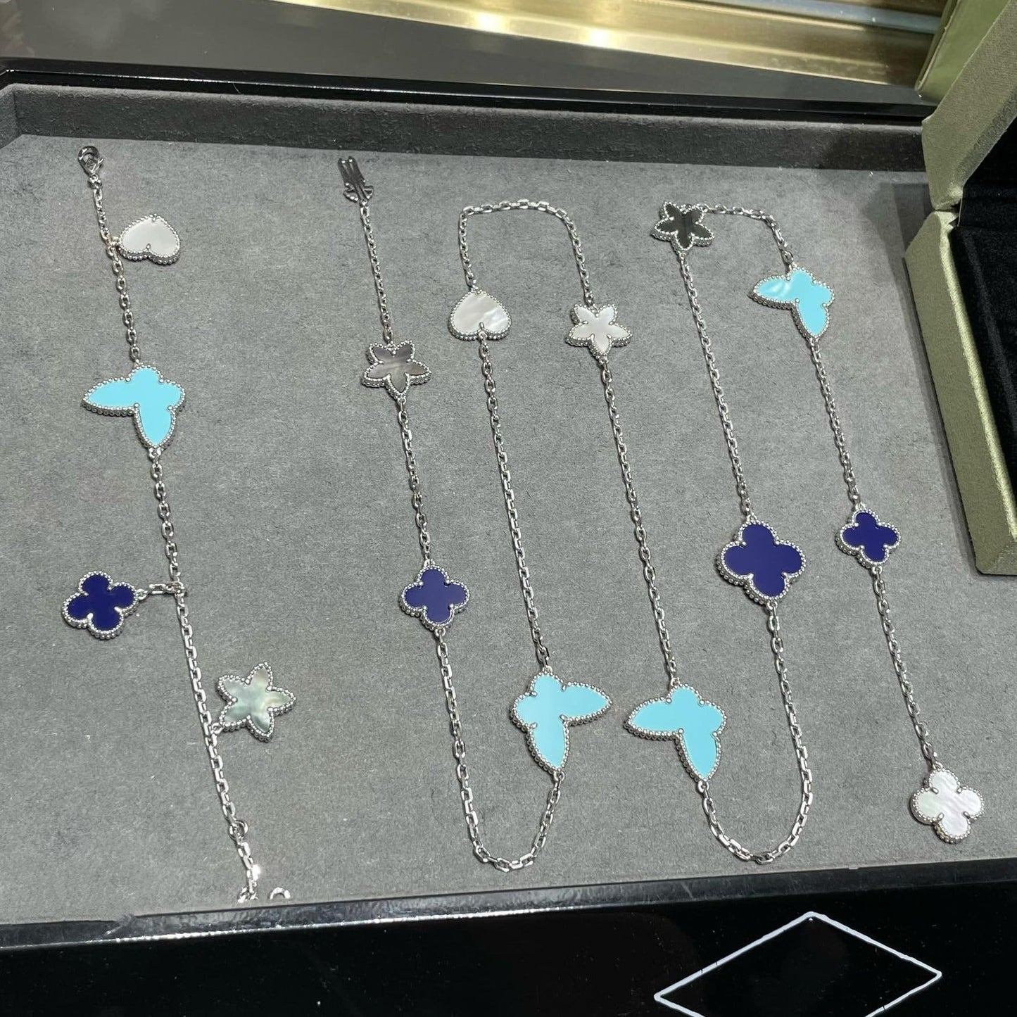 [⭐Glow]LUCKY CLOVER SILVER 11 MOTIF NECKLACE