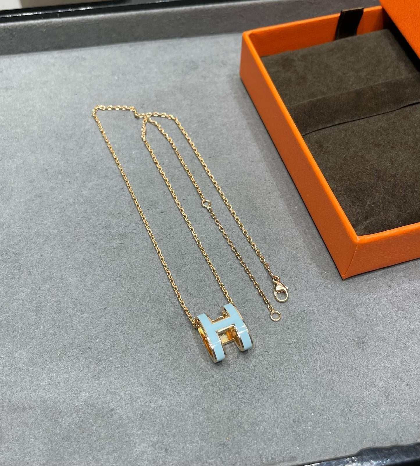 [⭐Glow]POP H SKY BLUE NECKLACE