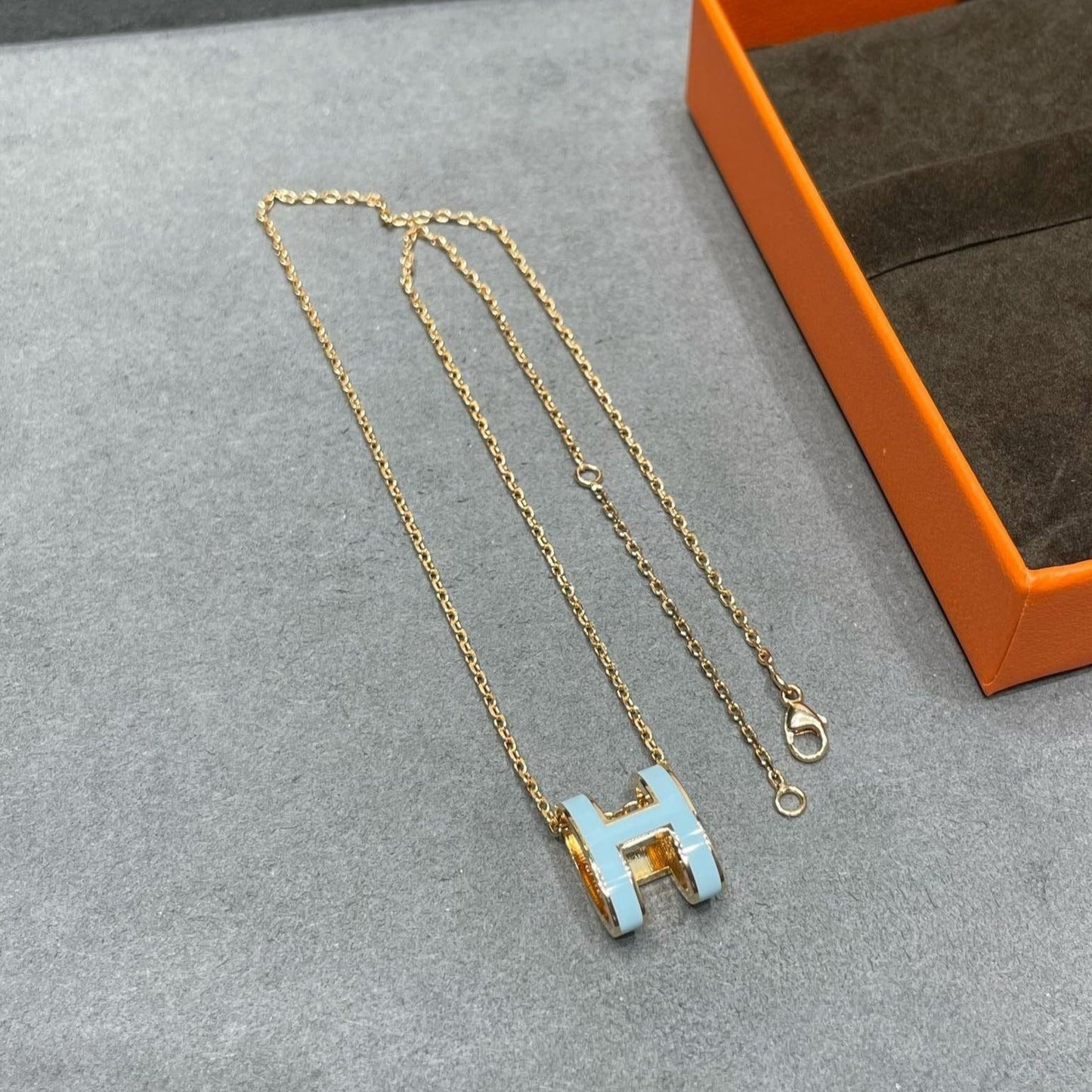 [⭐Glow]POP H SKY BLUE NECKLACE