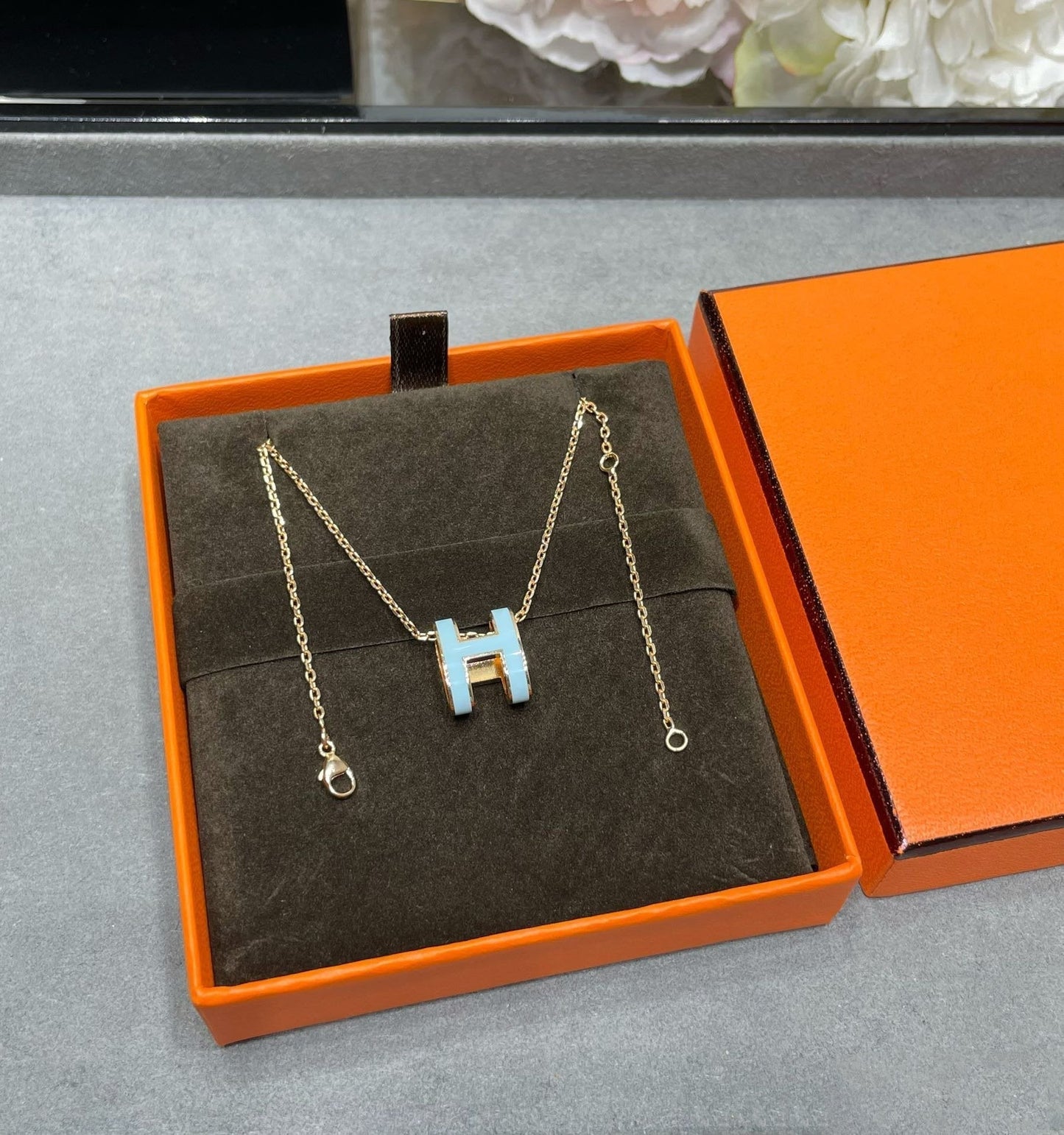 [⭐Glow]POP H SKY BLUE NECKLACE