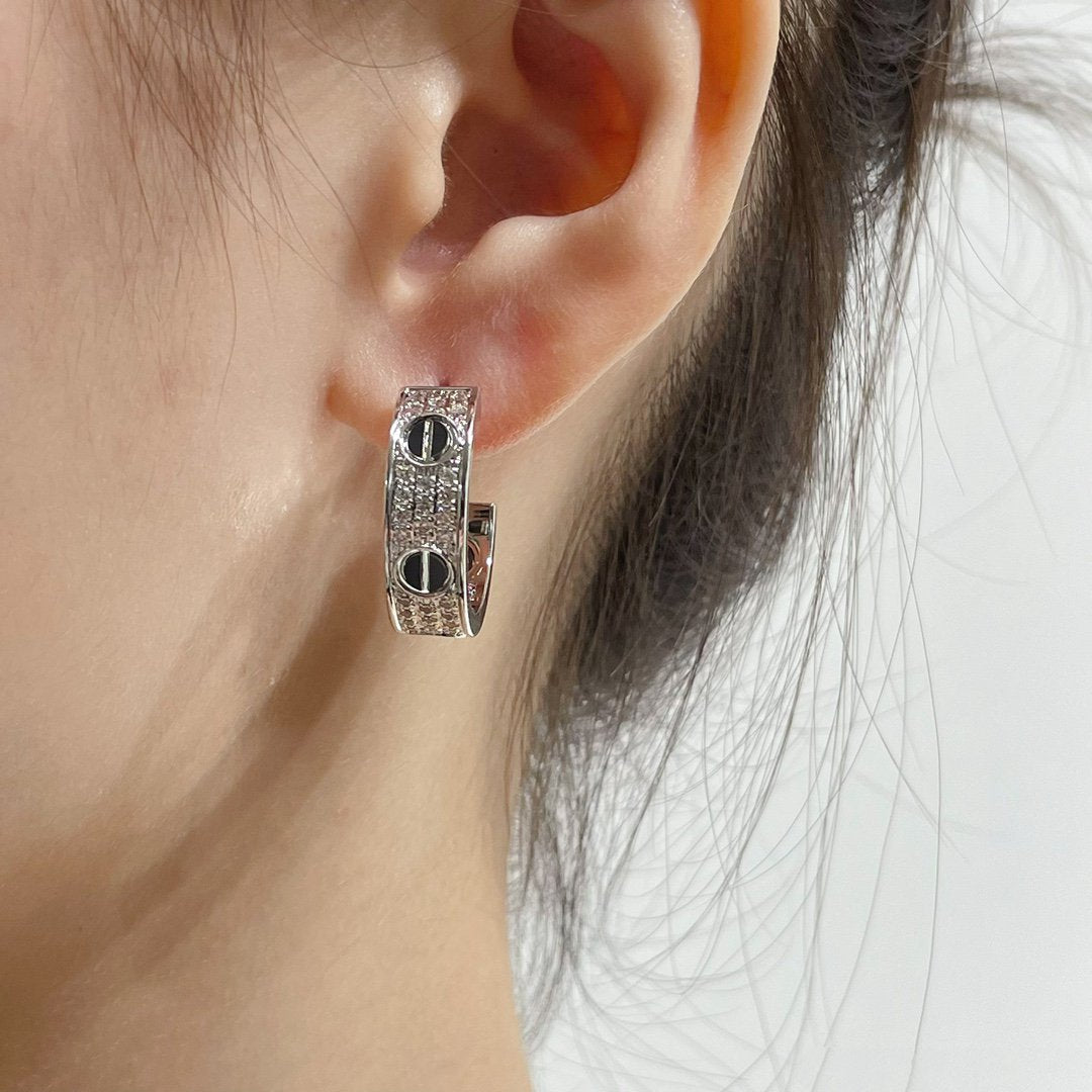 [⭐Glow]LOVE CERAMIC DIAMOND PAVED SILVER EARRINGS