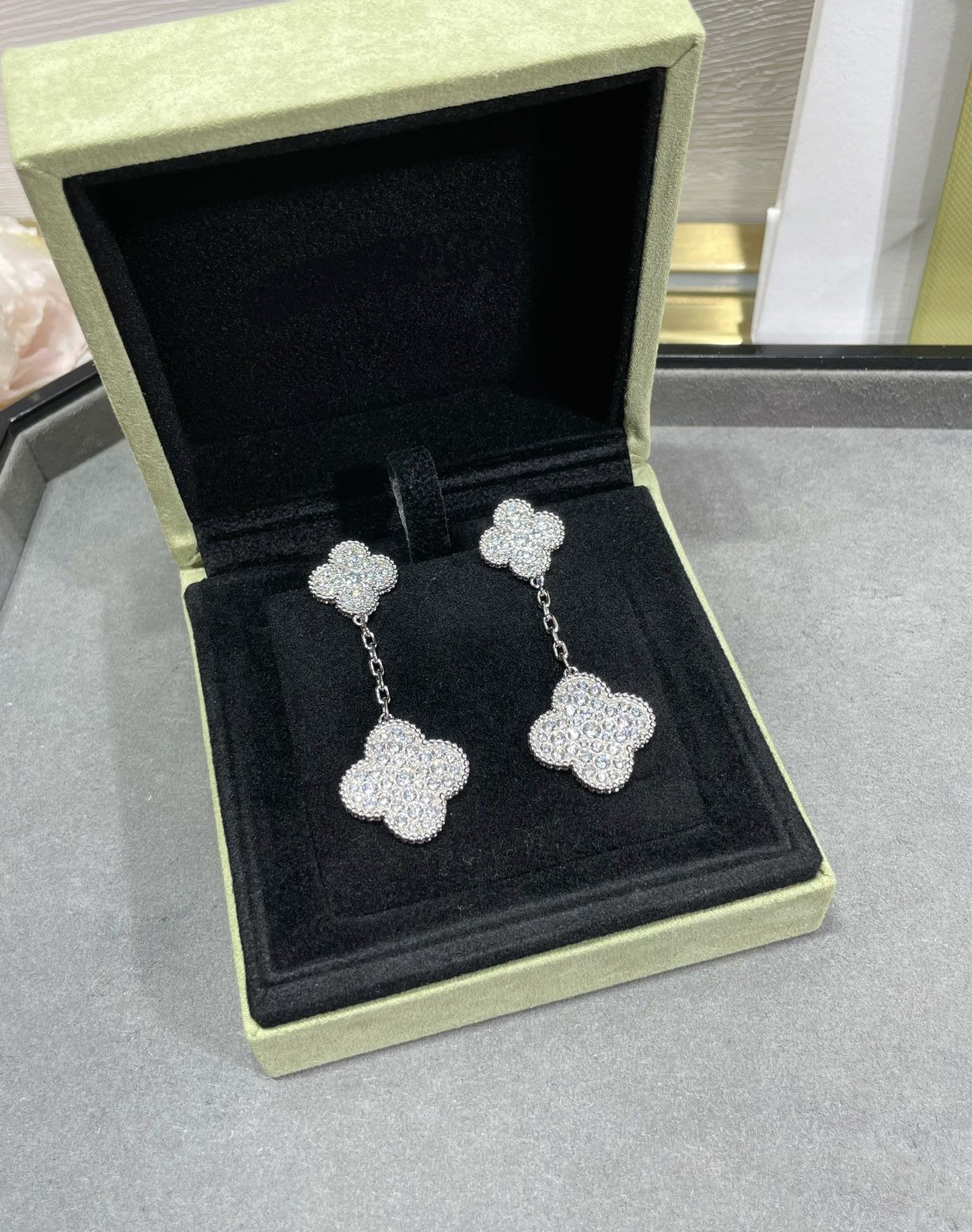 [⭐Glow]CLOVER 2 MOTIFS DIAMOND PAVED SILVER EARRINGS