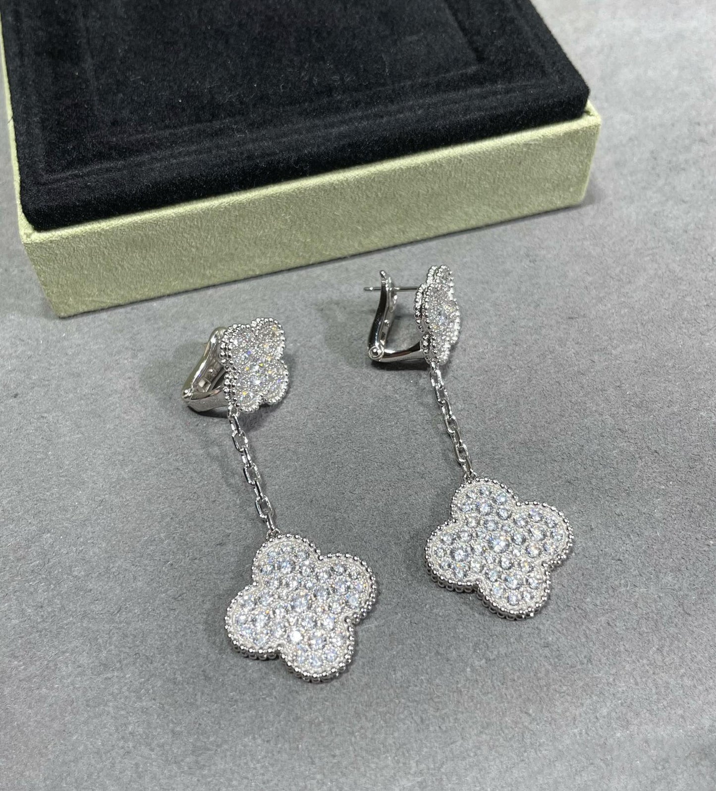 [⭐Glow]CLOVER 2 MOTIFS DIAMOND PAVED SILVER EARRINGS