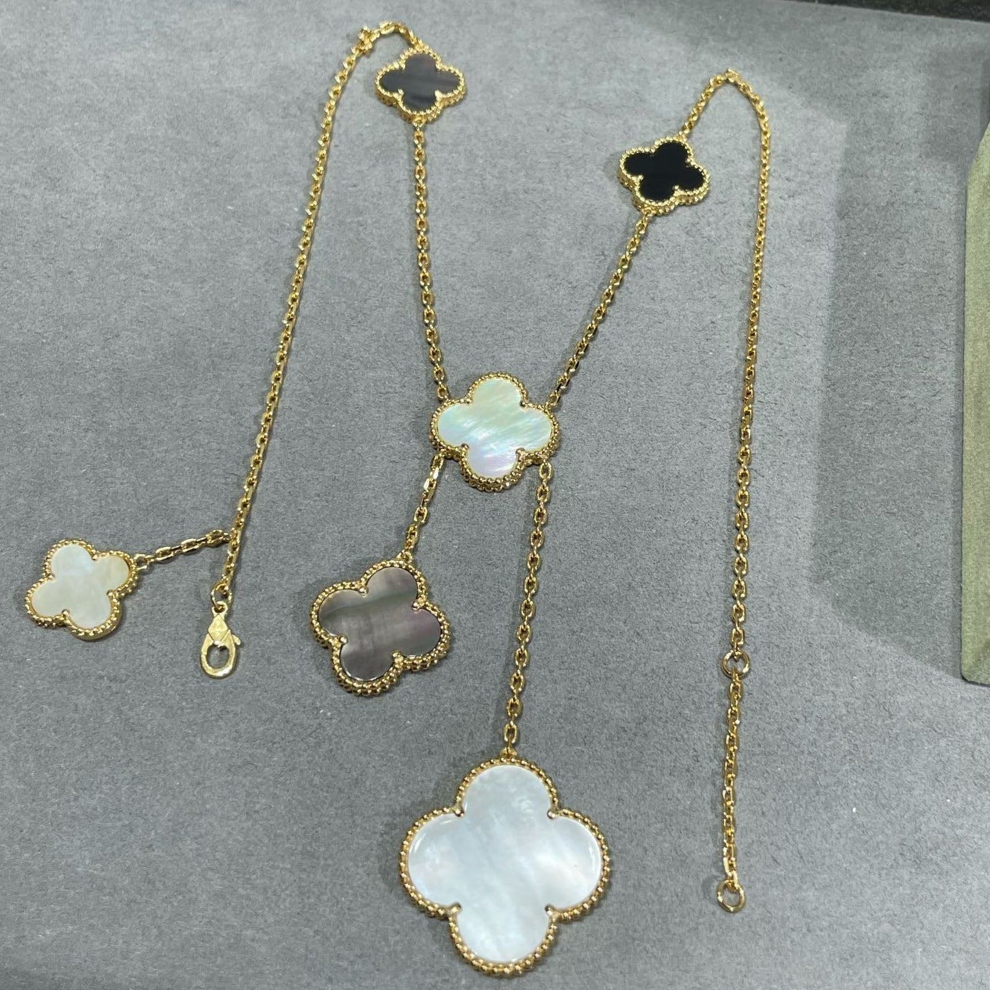 [⭐Glow]CLOVER 6 MOTIF MOP ONYX GOLD NECKLACE
