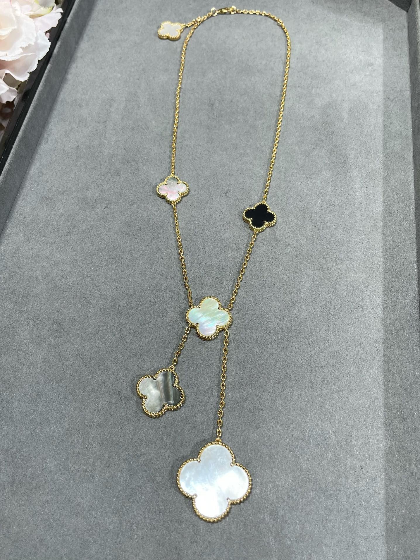 [⭐Glow]CLOVER 6 MOTIF MOP ONYX GOLD NECKLACE