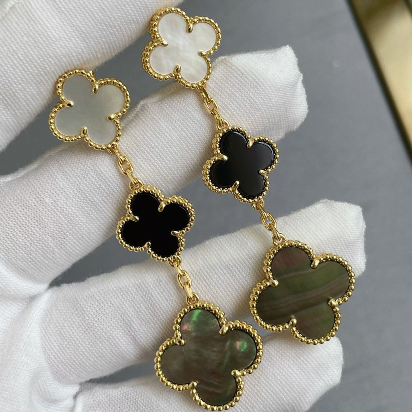 [⭐Glow]CLOVER 3 MOTIF MOP ONYX DARK MOP PINK GOLD EARRINGS