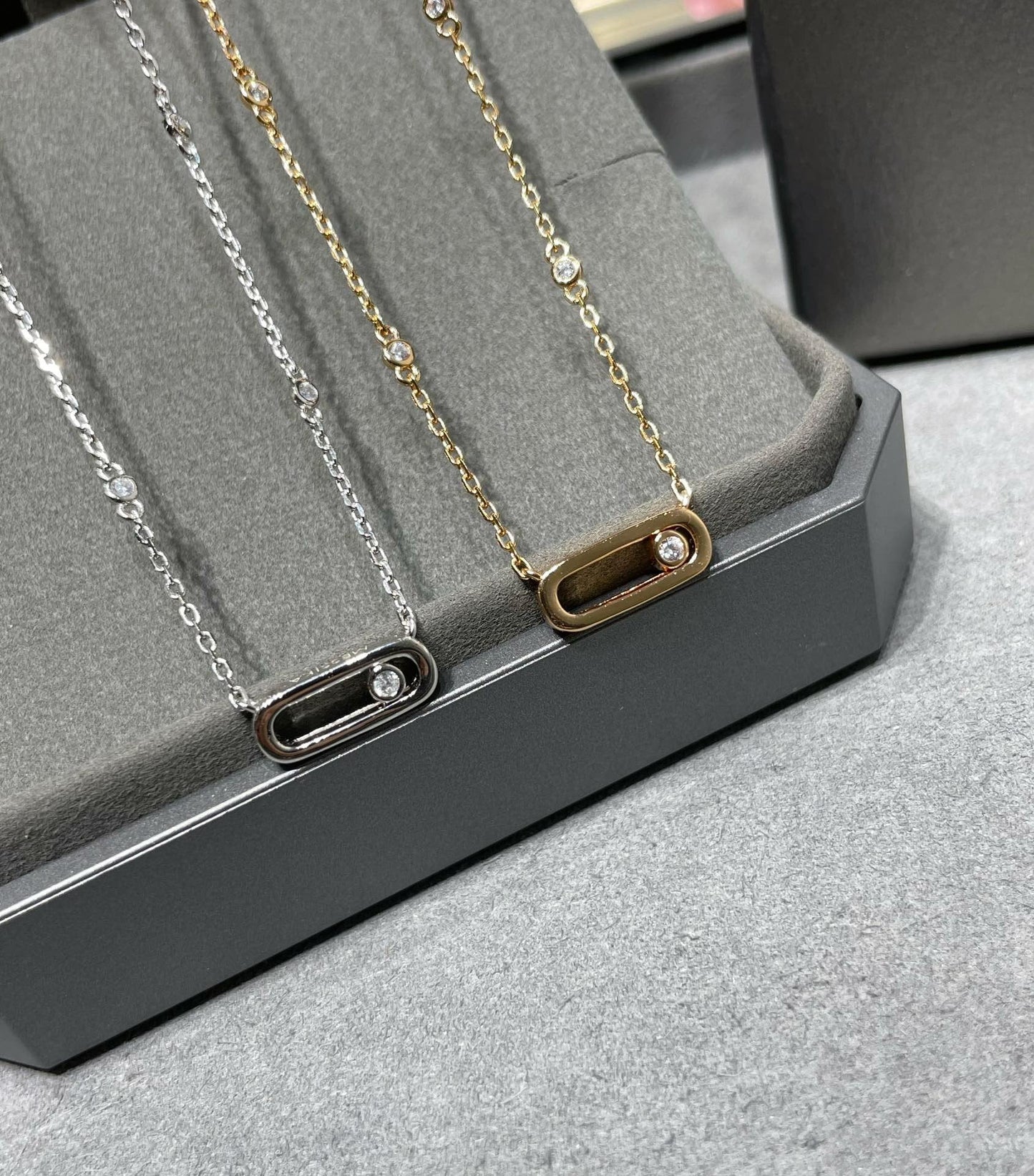 [⭐Glow]MOVE UNO DIAMOND NECKLACE