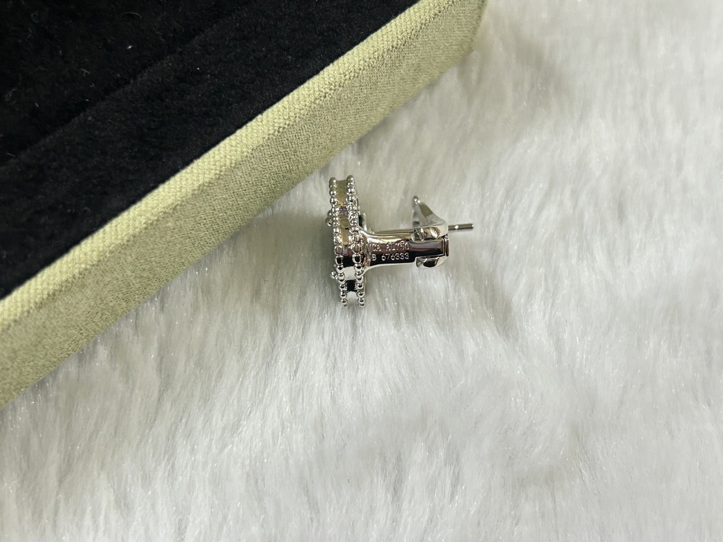 [⭐Glow]CLOVER PIETERSITE MEDIUM STUD EARRINGS