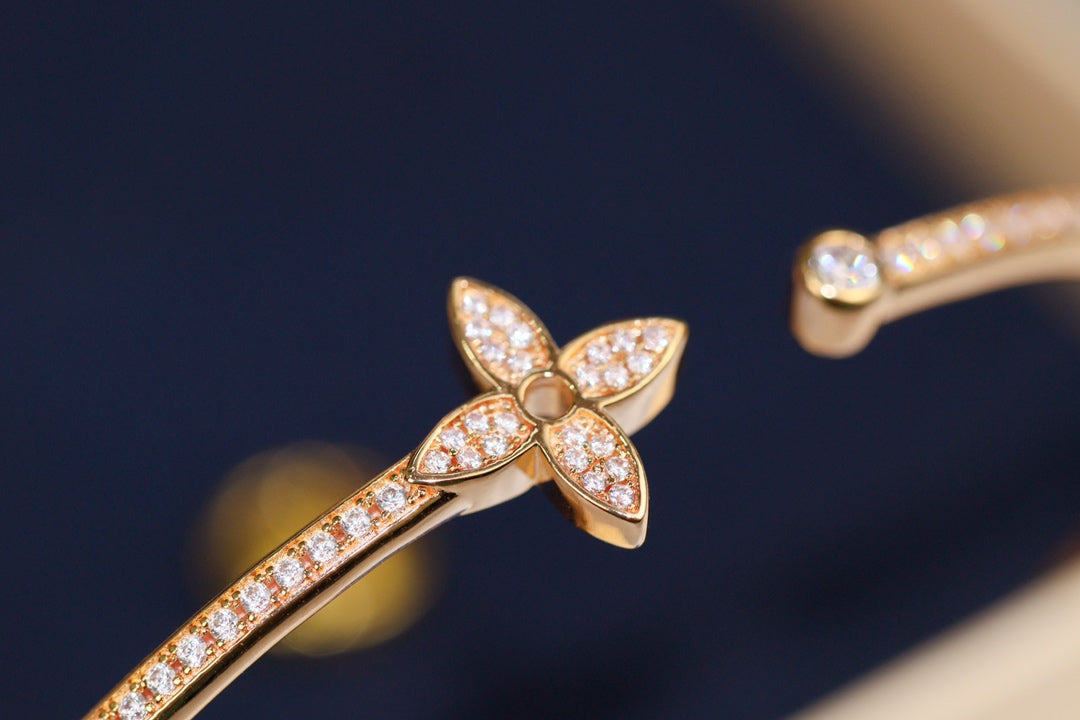 [⭐Glow]IDYLLE PINK GOLD OPEN BRACELET DIAMOND PAVED