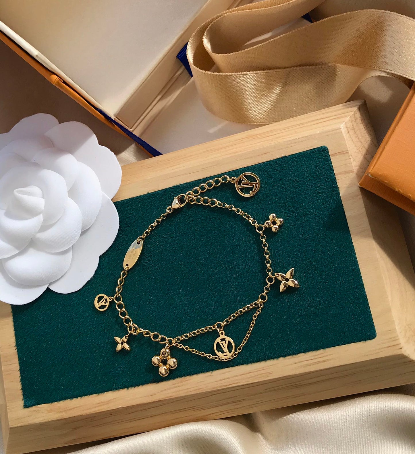 [⭐Glow]BLOOMING PINK GOLD MOP BRACELET