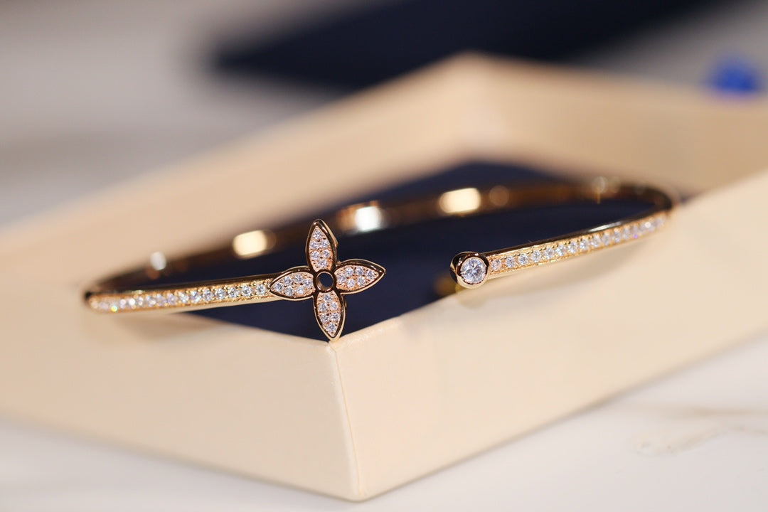 [⭐Glow]IDYLLE GOLD OPEN BRACELET DIAMOND PAVED