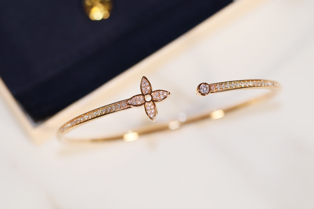 [⭐Glow]IDYLLE GOLD OPEN BRACELET DIAMOND PAVED