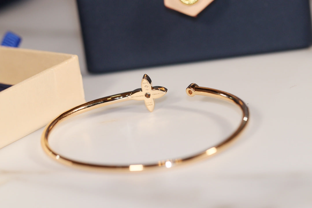 [⭐Glow]IDYLLE GOLD OPEN BRACELET DIAMOND PAVED