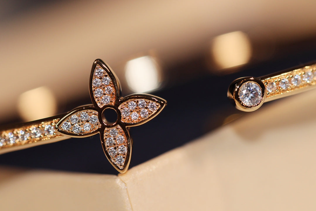 [⭐Glow]IDYLLE GOLD OPEN BRACELET DIAMOND PAVED