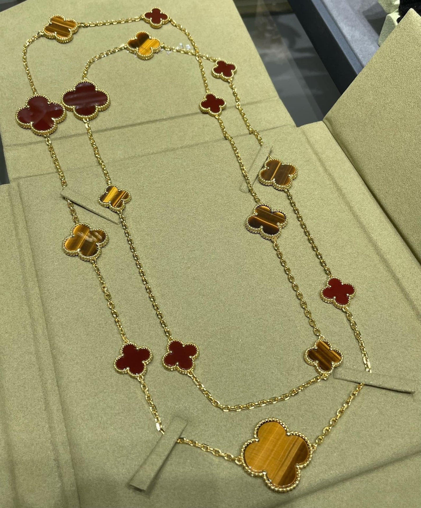[⭐Glow]CLOVER 16 MOTIF CARNELIAN TIGER EYE ROSE GOLD NECKLACE