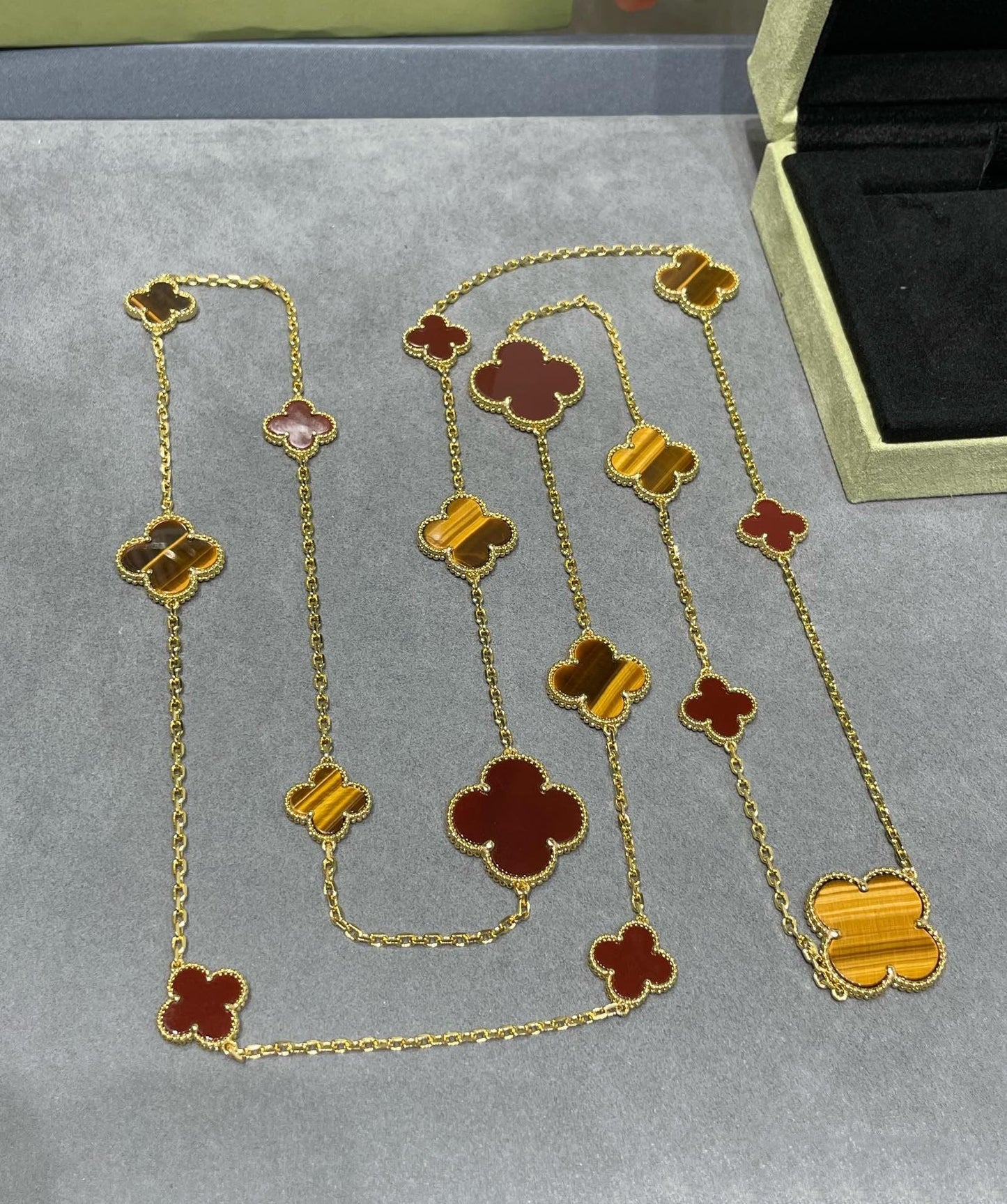 [⭐Glow]CLOVER 16 MOTIF CARNELIAN TIGER EYE ROSE GOLD NECKLACE