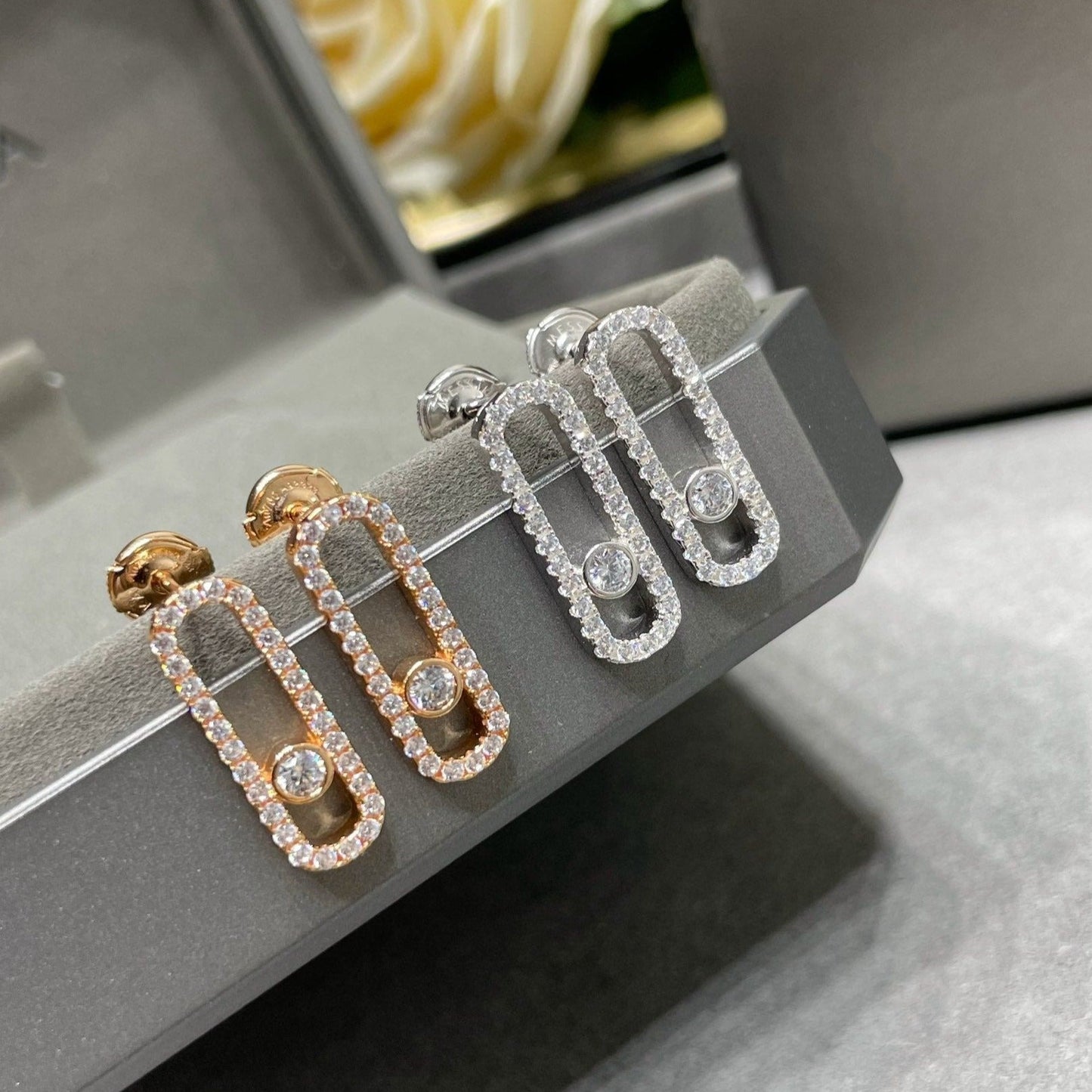 [⭐Glow]MOVE UNO STUD DIAMOND PAVED EARRINGS
