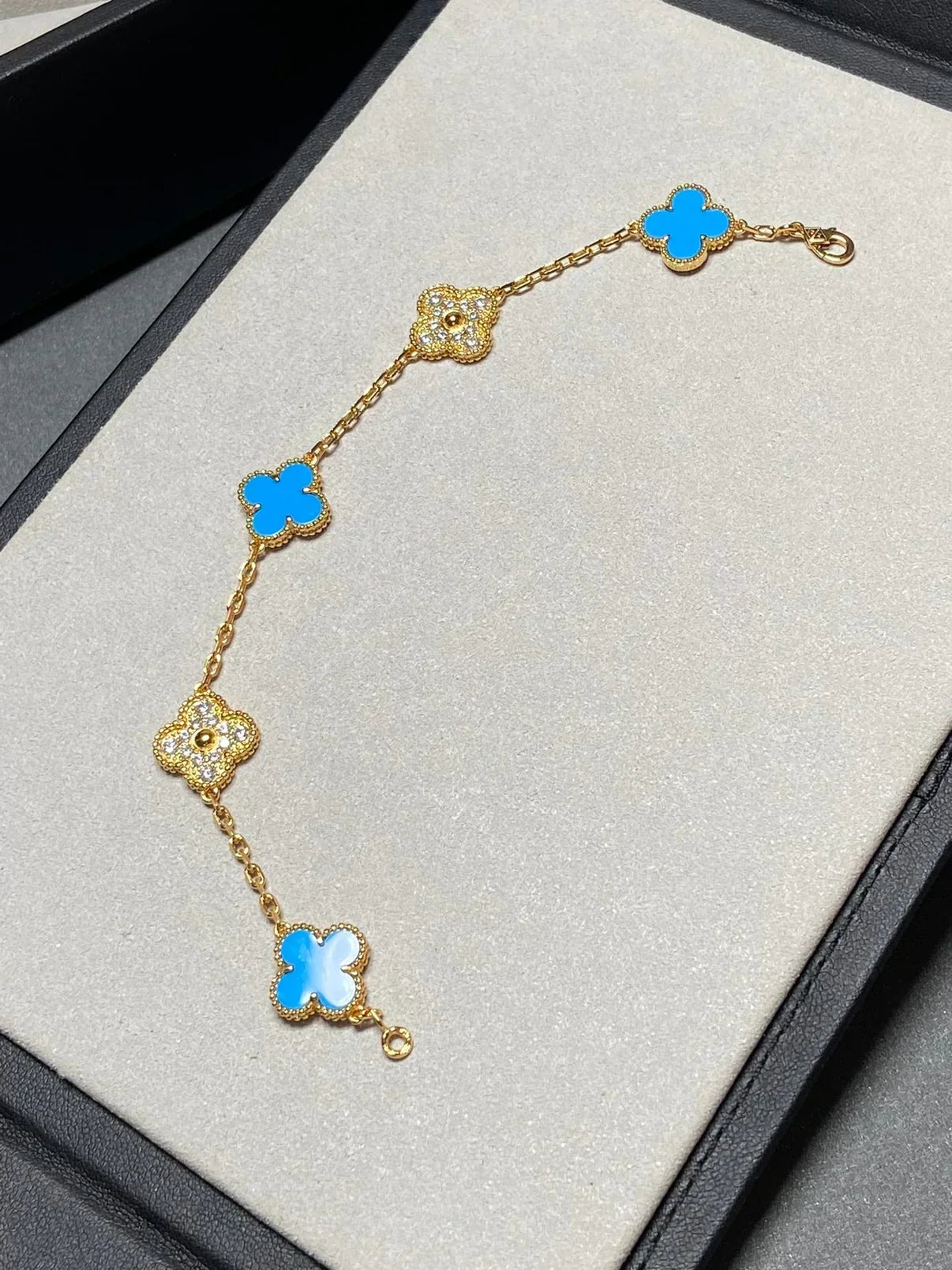[⭐Glow] CLOVER 5 MOTIF BLUE AGATE BRACELET COLLECTION
