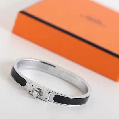 [⭐Glow]HM KELLY BLACK BRACELET