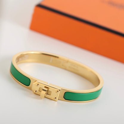 [⭐Glow]HM KELLY GREEN BRACELET