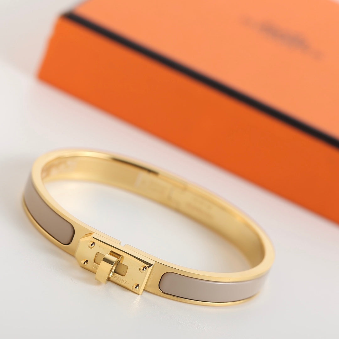 [⭐Glow]HM KELLY GREY BRACELET