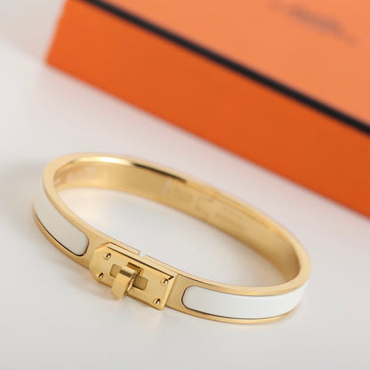 [⭐Glow]HM KELLY WHITE BRACELET