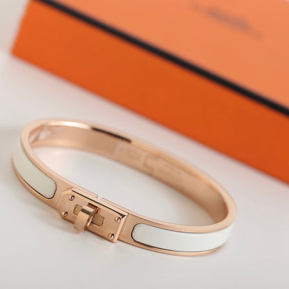[⭐Glow]HM KELLY WHITE BRACELET