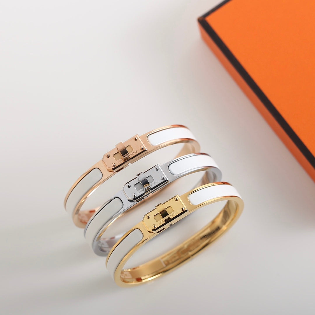 [⭐Glow]HM KELLY WHITE BRACELET