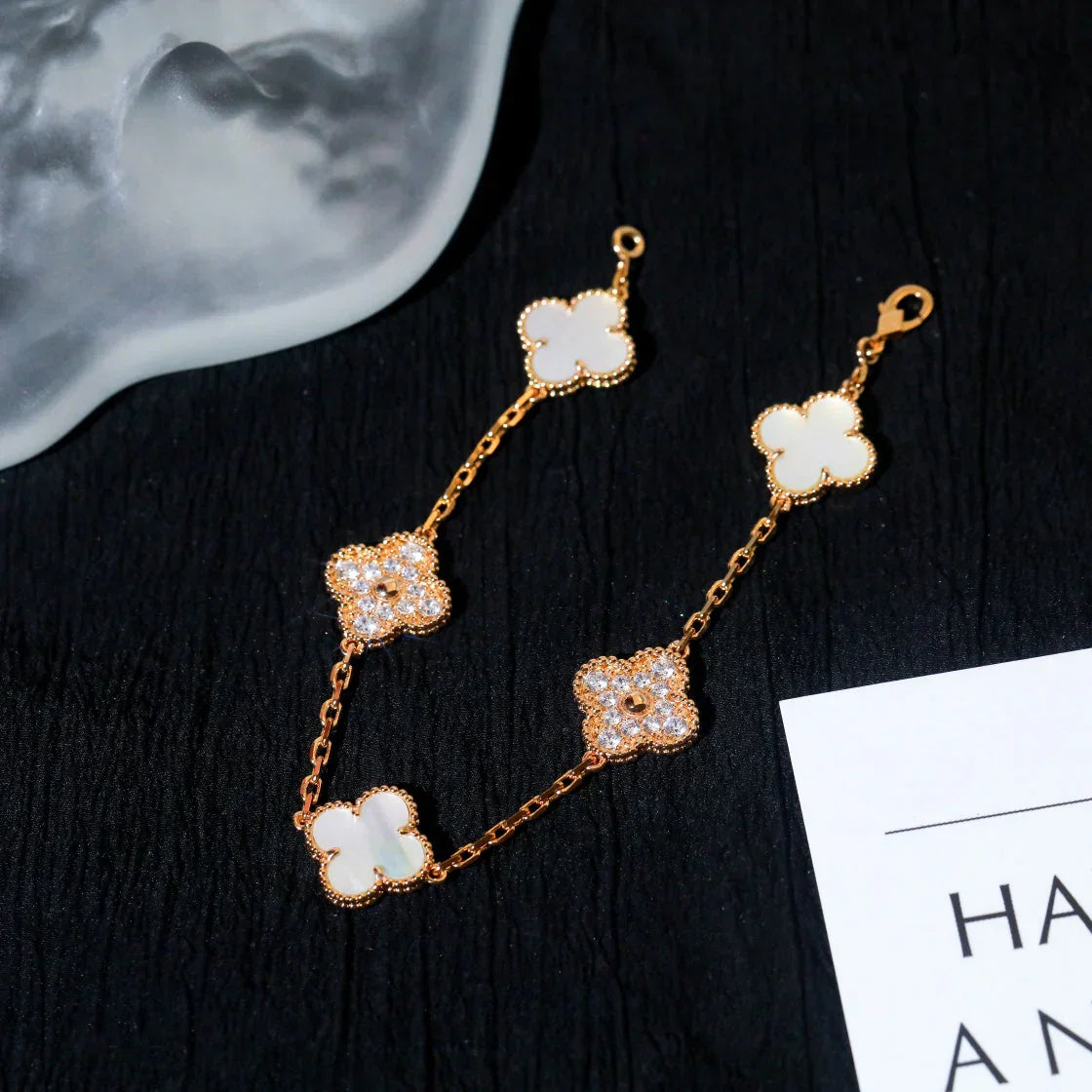 [⭐Glow]CLOVER WHITE PEARL MOP 5 MOTIF BRACELET COLLECTION