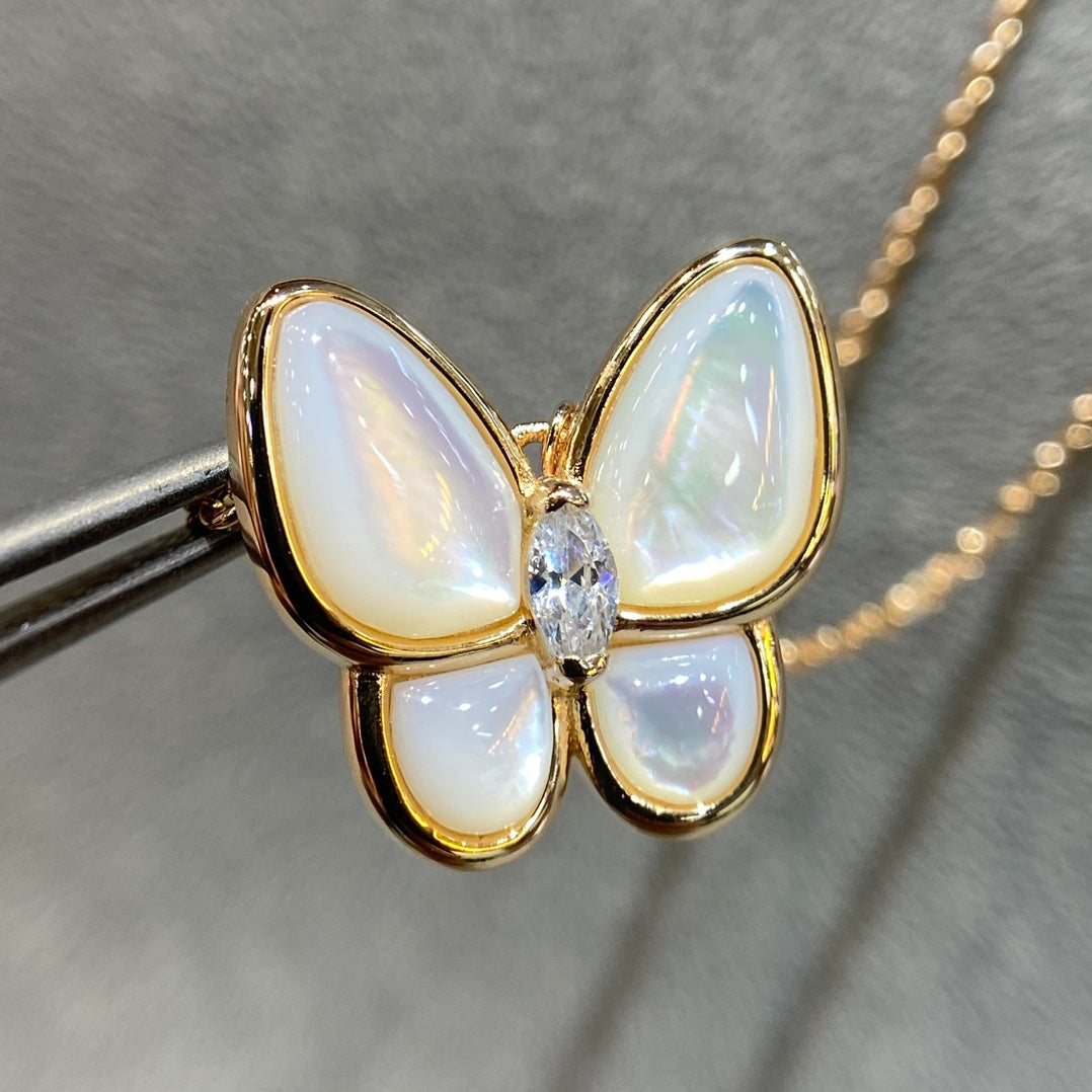 [⭐Glow]BUTTERFLY MOP DIAMOND NECKLACE