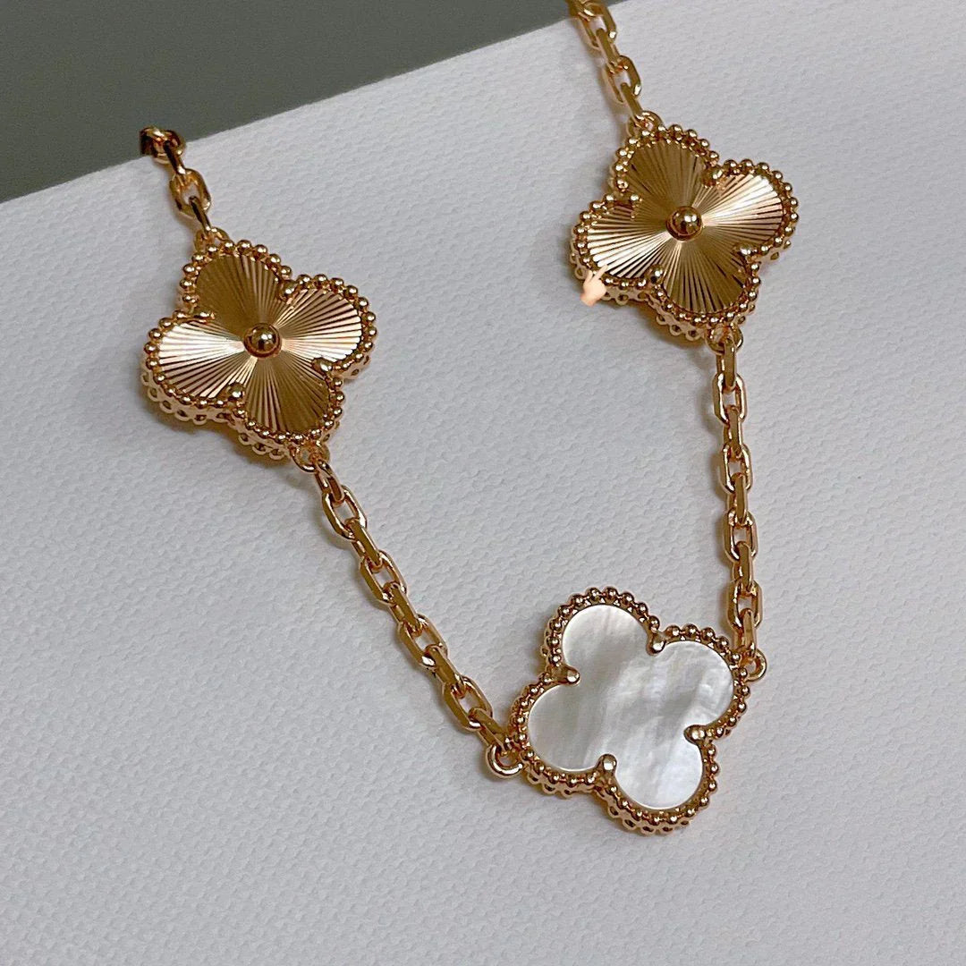 [⭐Glow]CLOVER WHITE PEARL MOP 5 MOTIF BRACELET COLLECTION