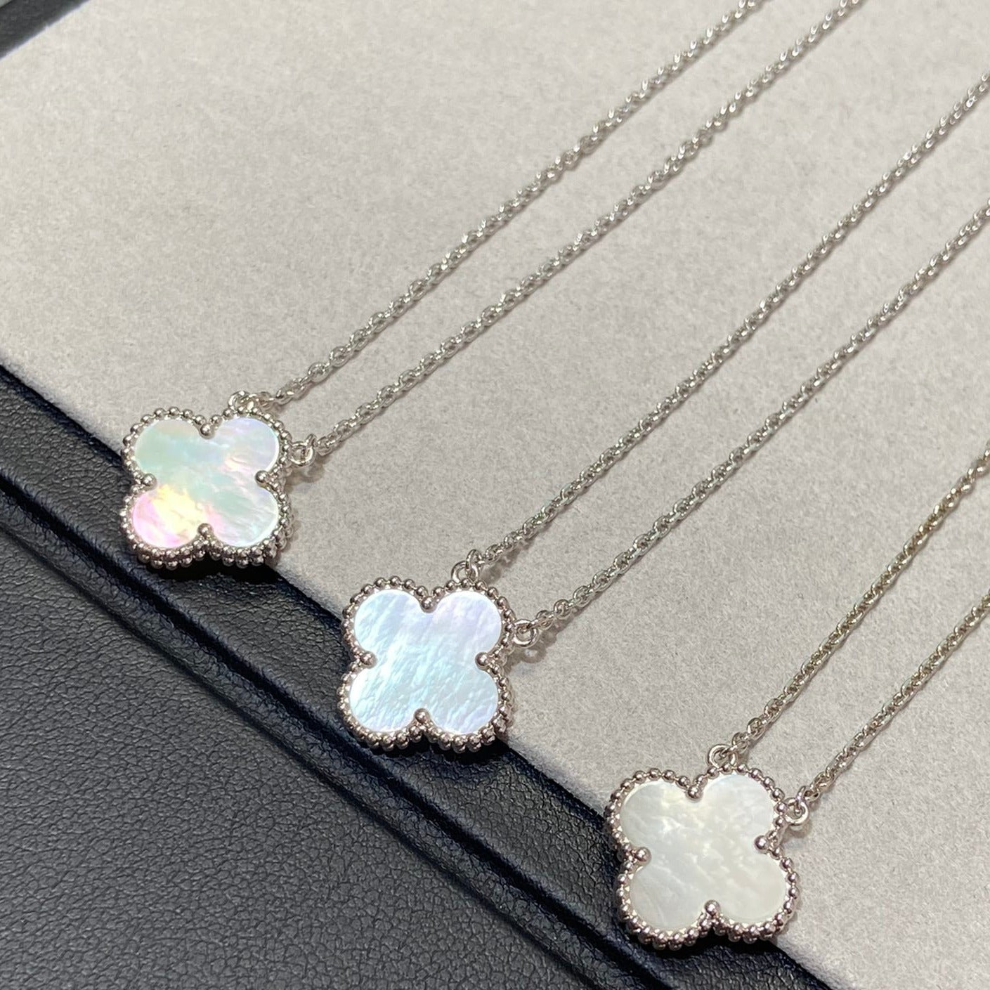 [⭐Glow]CLOVER MEDIUM SILVER WHITE MOP NECKLACE