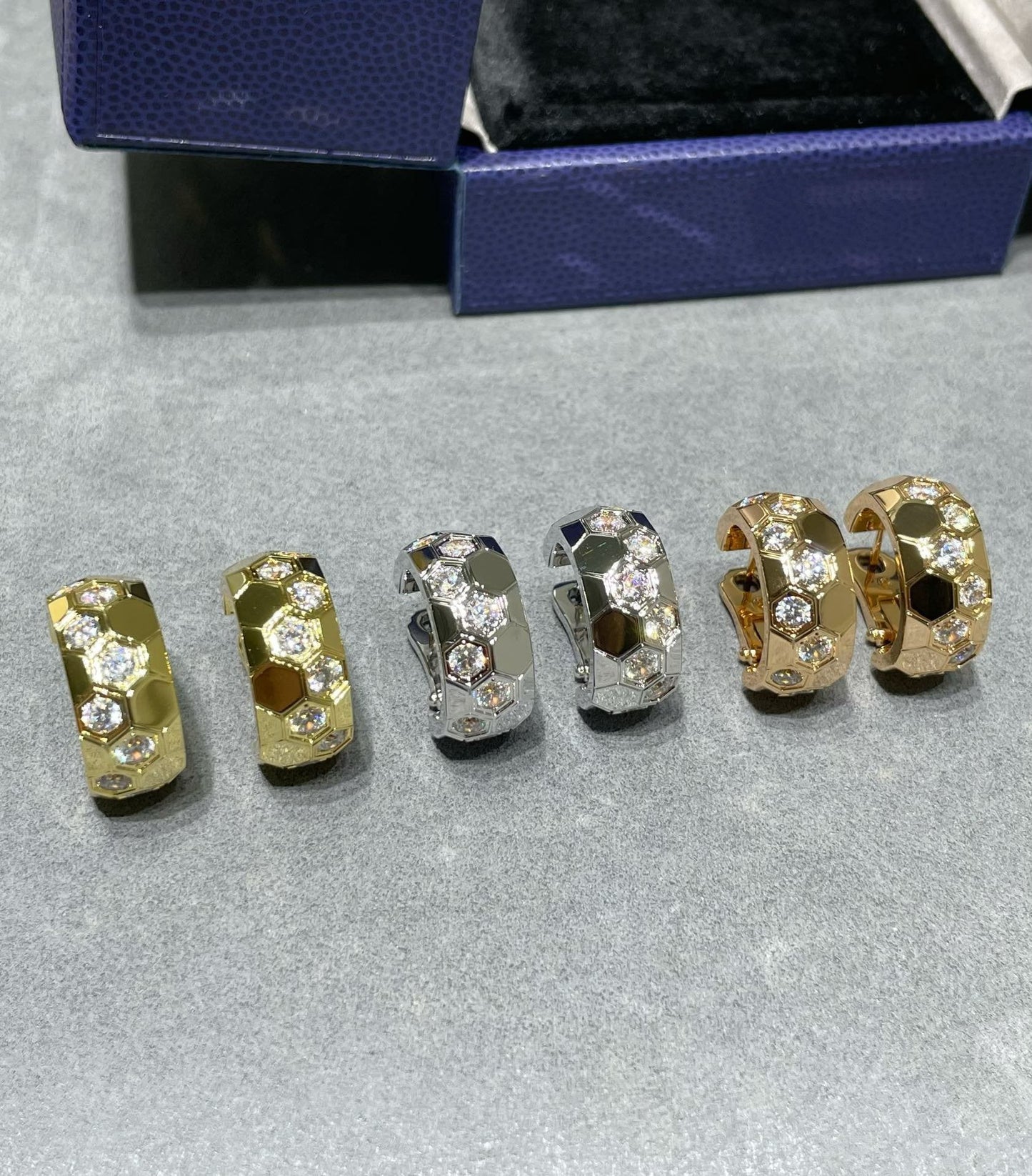 [⭐Glow]BEE LOVE DIAMOND HOOP EARRINGS