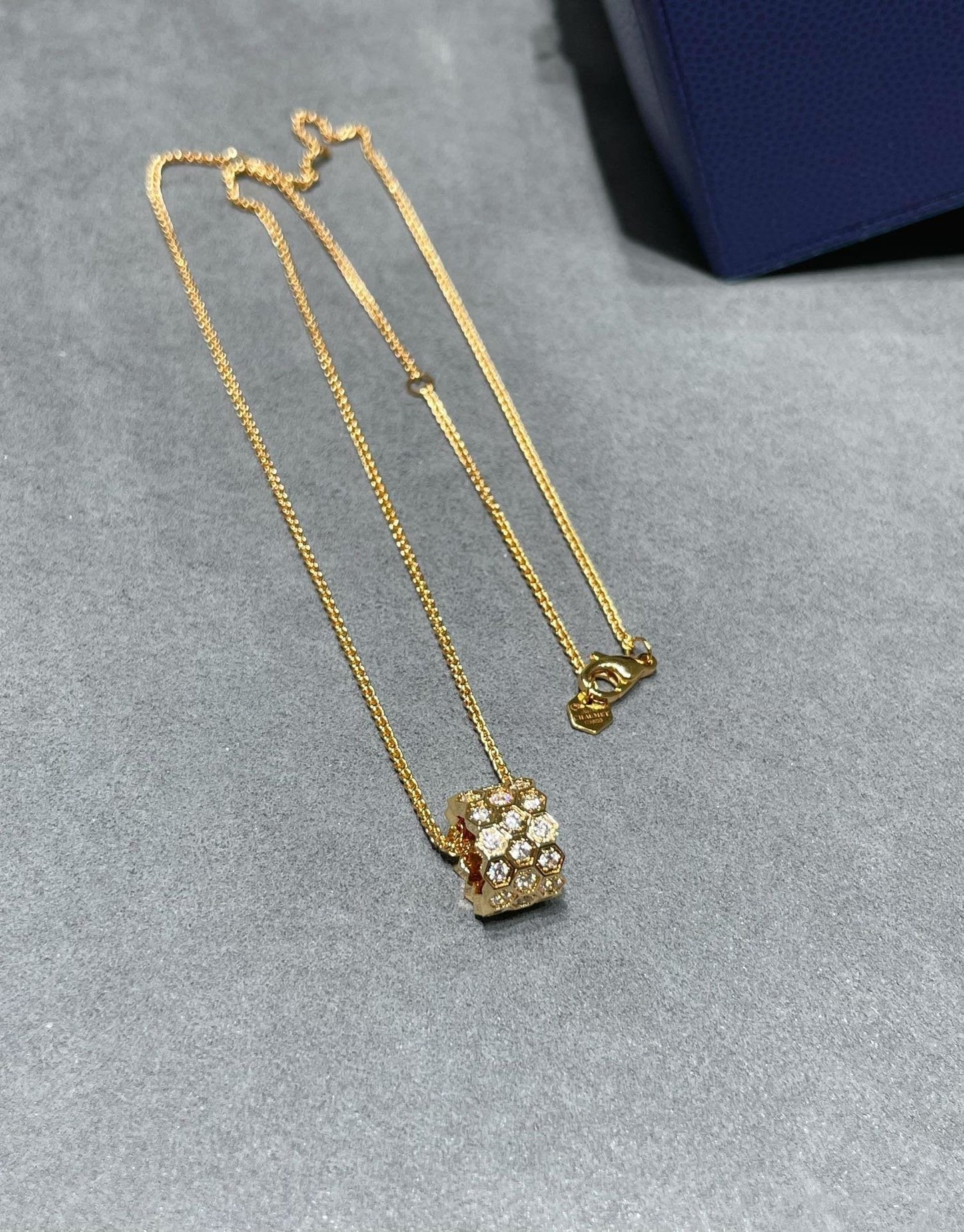 [⭐Glow]BEE LOVE DIAMOND PAVED 3 ROW NECKLACE