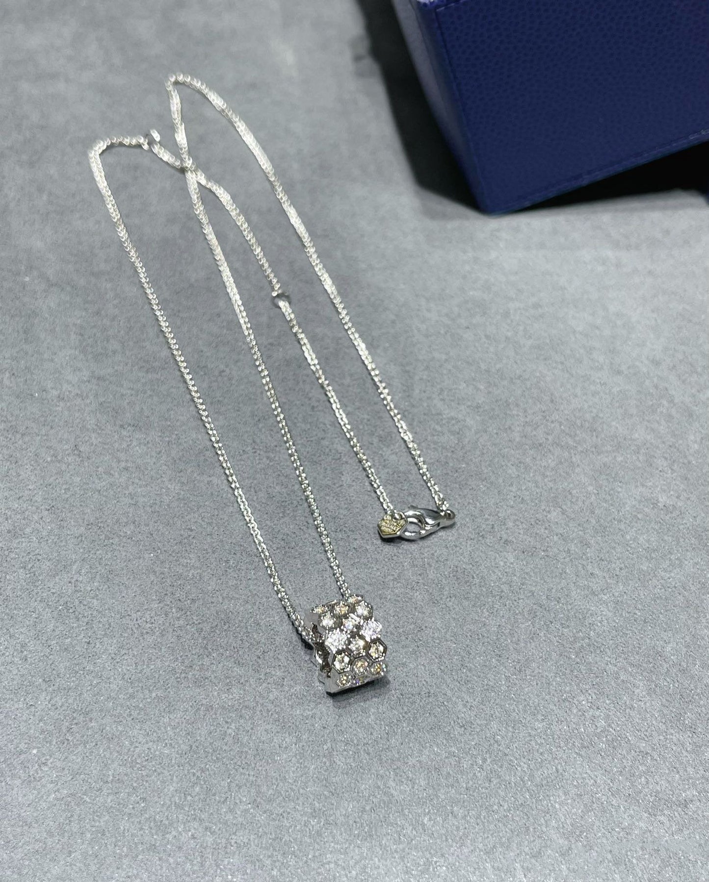 [⭐Glow]BEE LOVE DIAMOND PAVED 3 ROW NECKLACE
