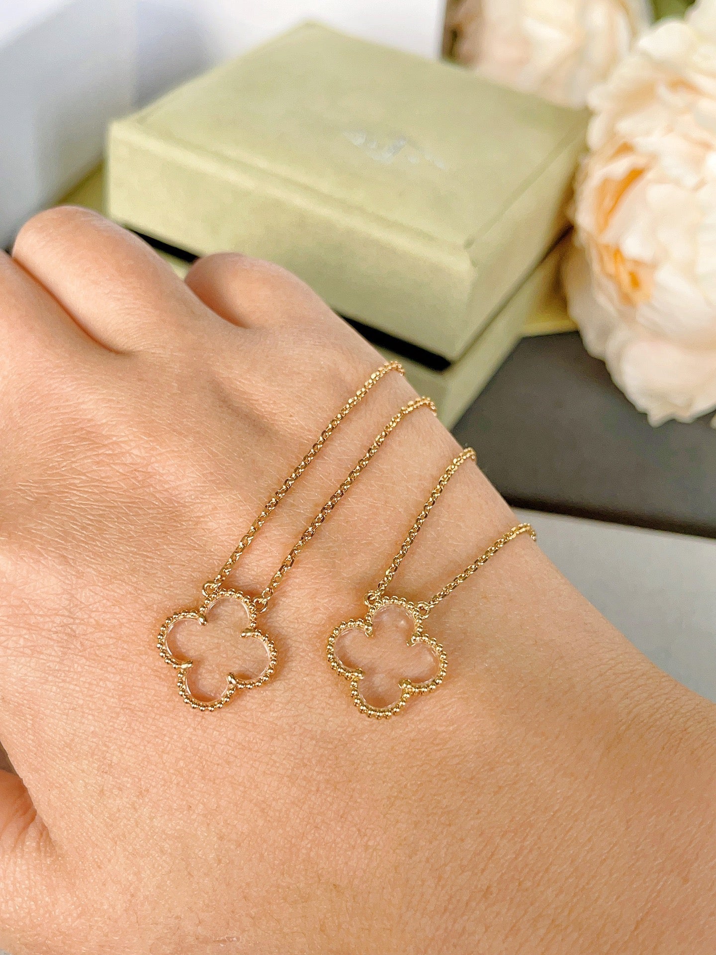 [⭐Glow]CLOVER ROCK CRYSTAL ROSE GOLD NECKLACE