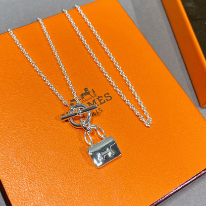 [⭐Glow]CONSTANCE PEDANT SILVER NECKLACE