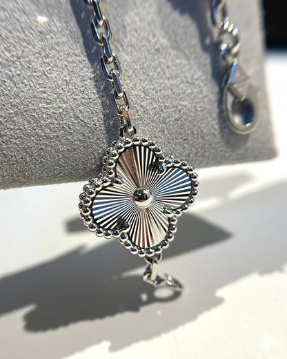 [⭐Glow] CLOVER 5 MOTIF LASER BRACELET COLLECTION